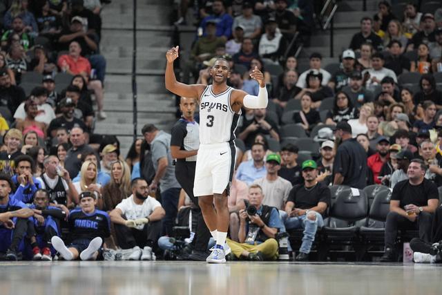 亚运会-中国三人女篮决赛力克蒙古队 勇夺金牌